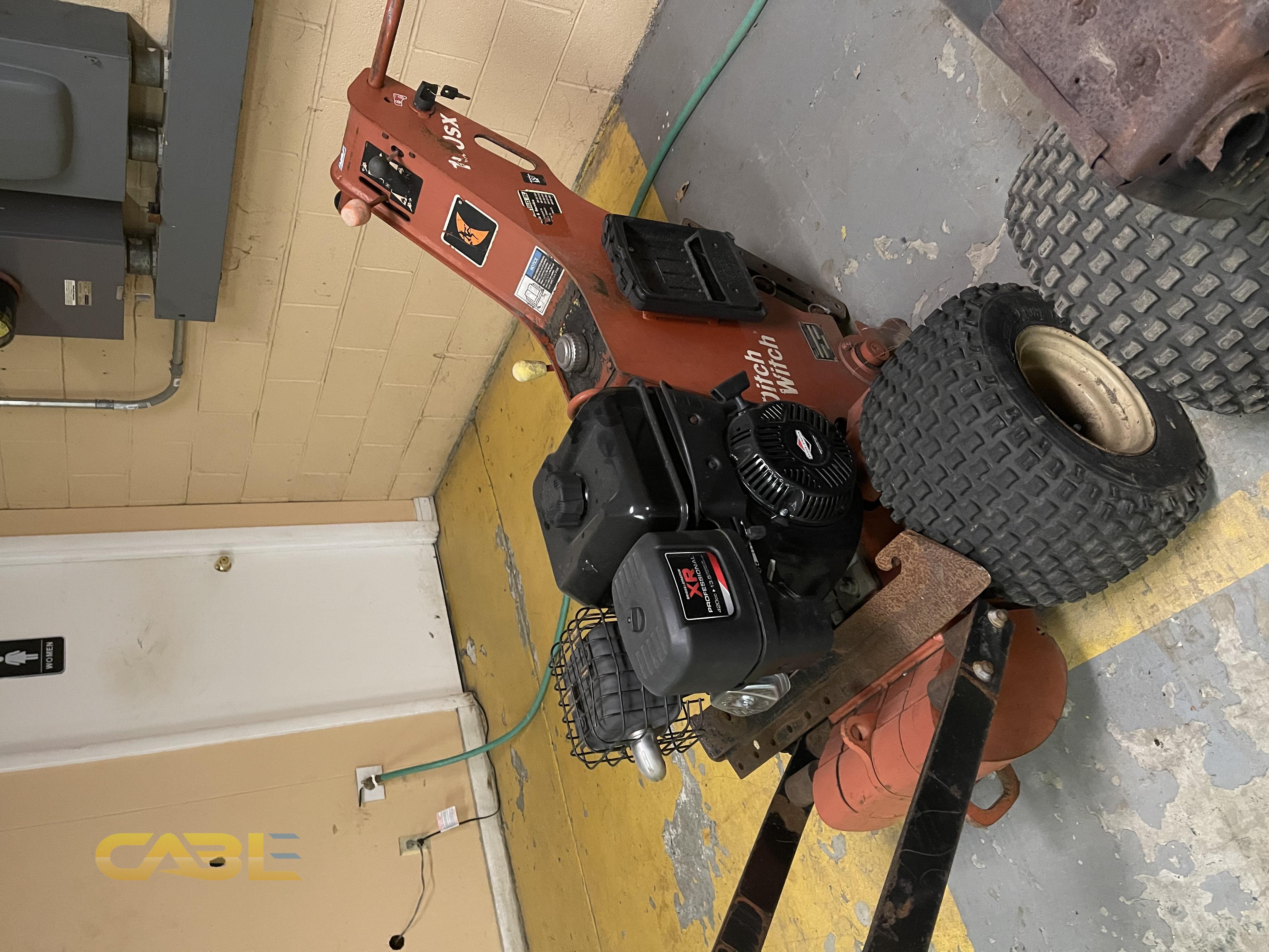 Pictures (Ditch Witch 100sx)