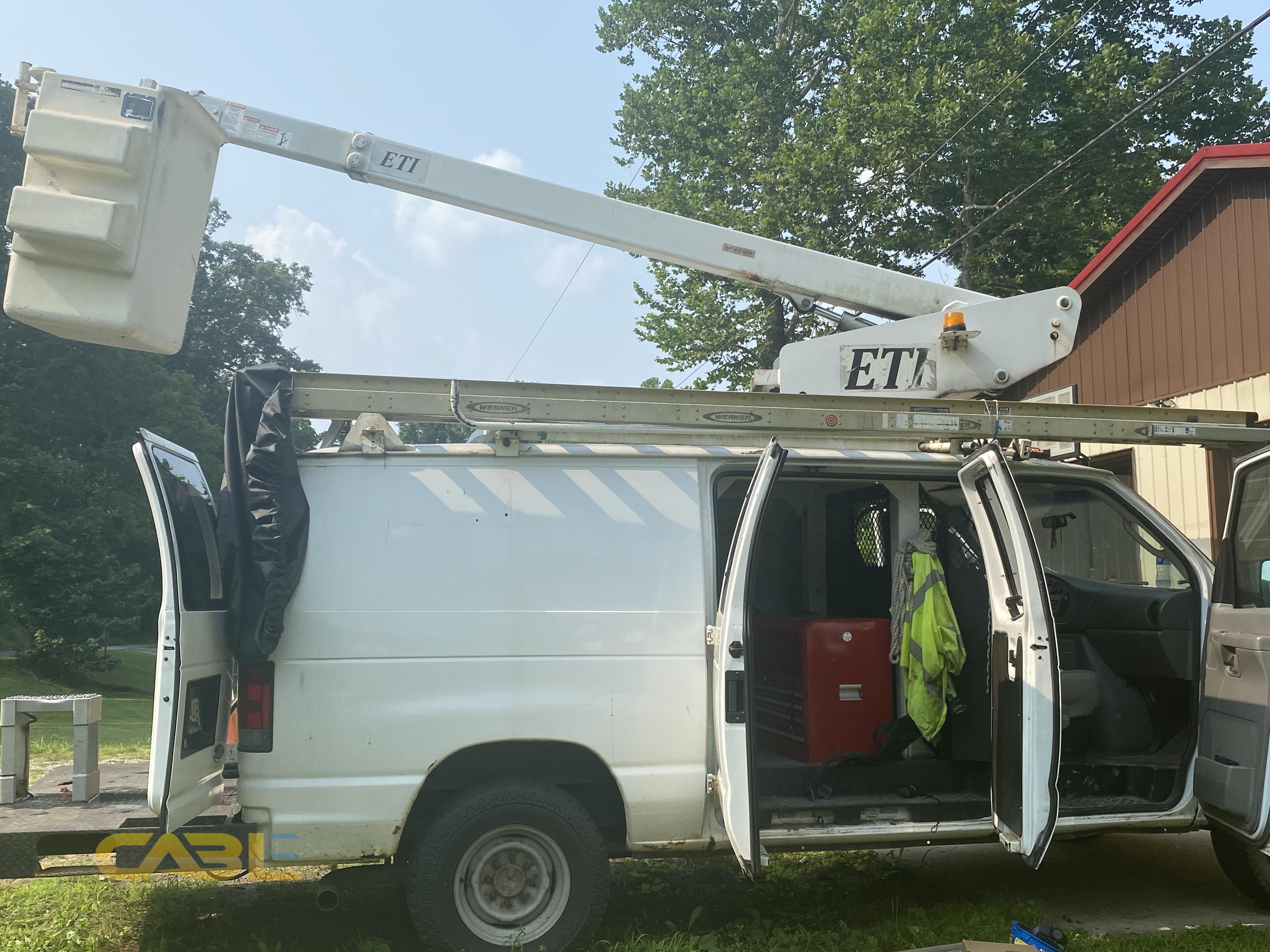 Pictures (07 E350 Bucket Van)