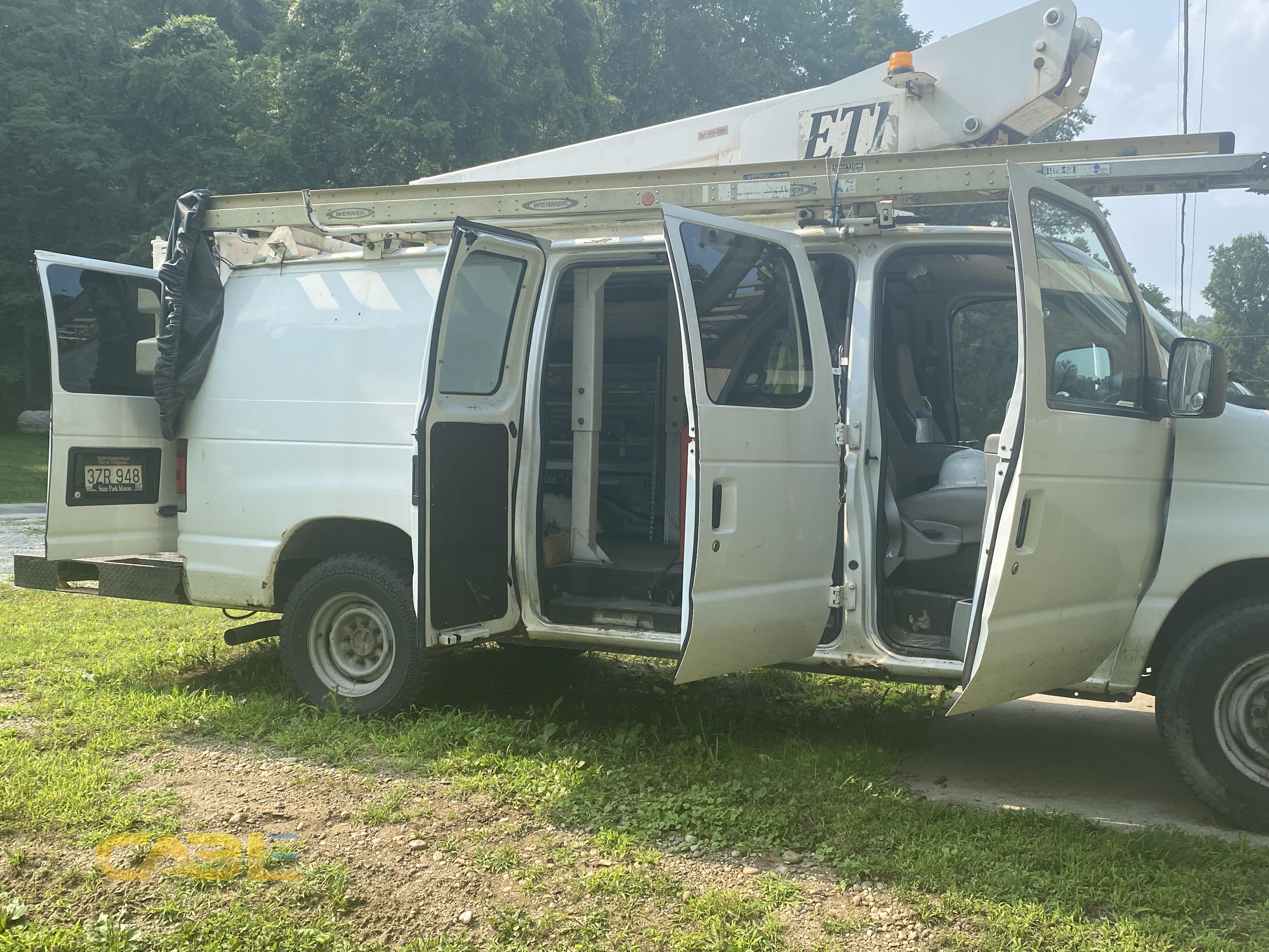 Pictures (07 E350 Bucket Van)