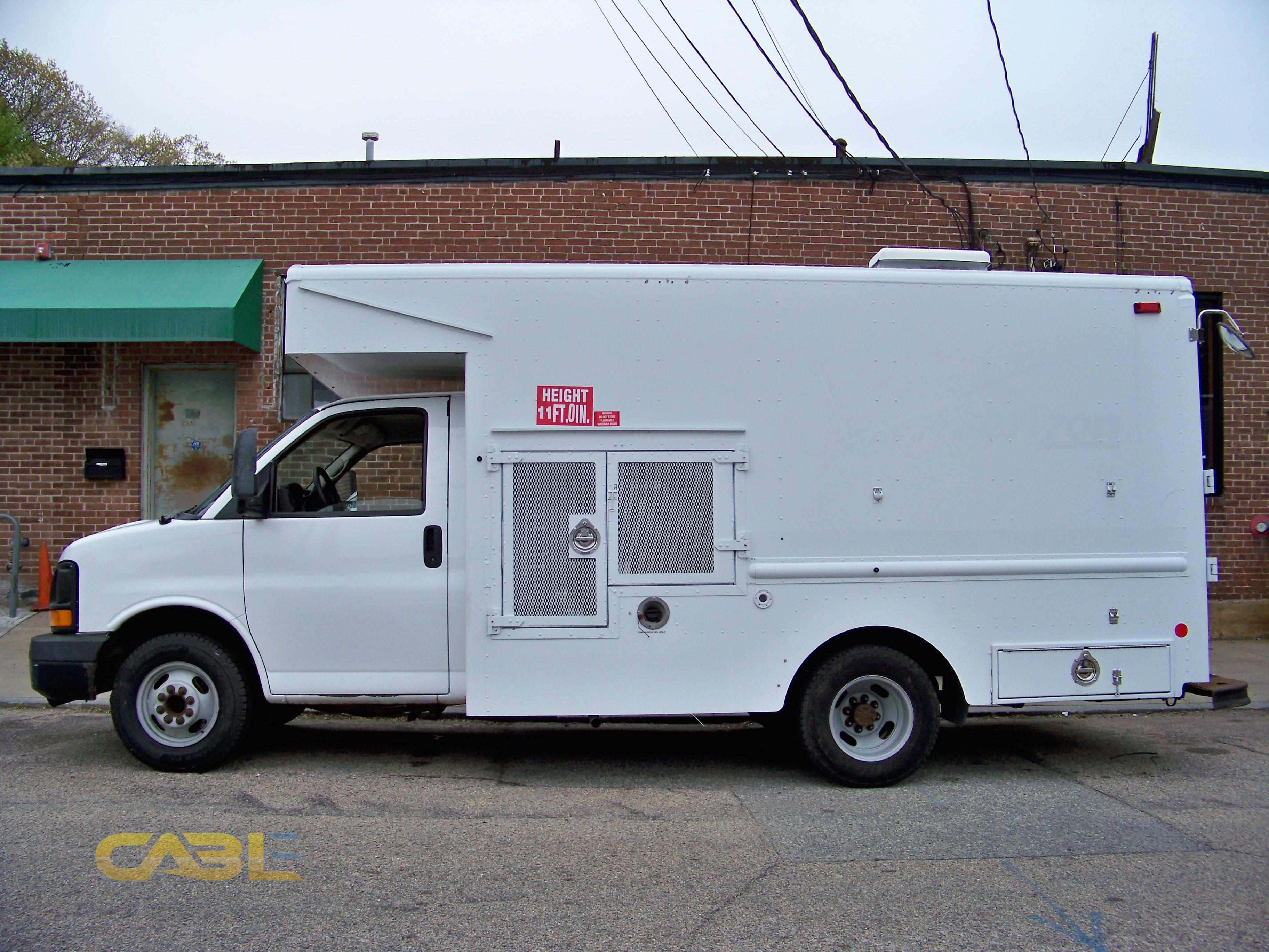 Pictures (2007 GMC G3500 FIBER OPTIC SPLICING LAB/ TRUCK)