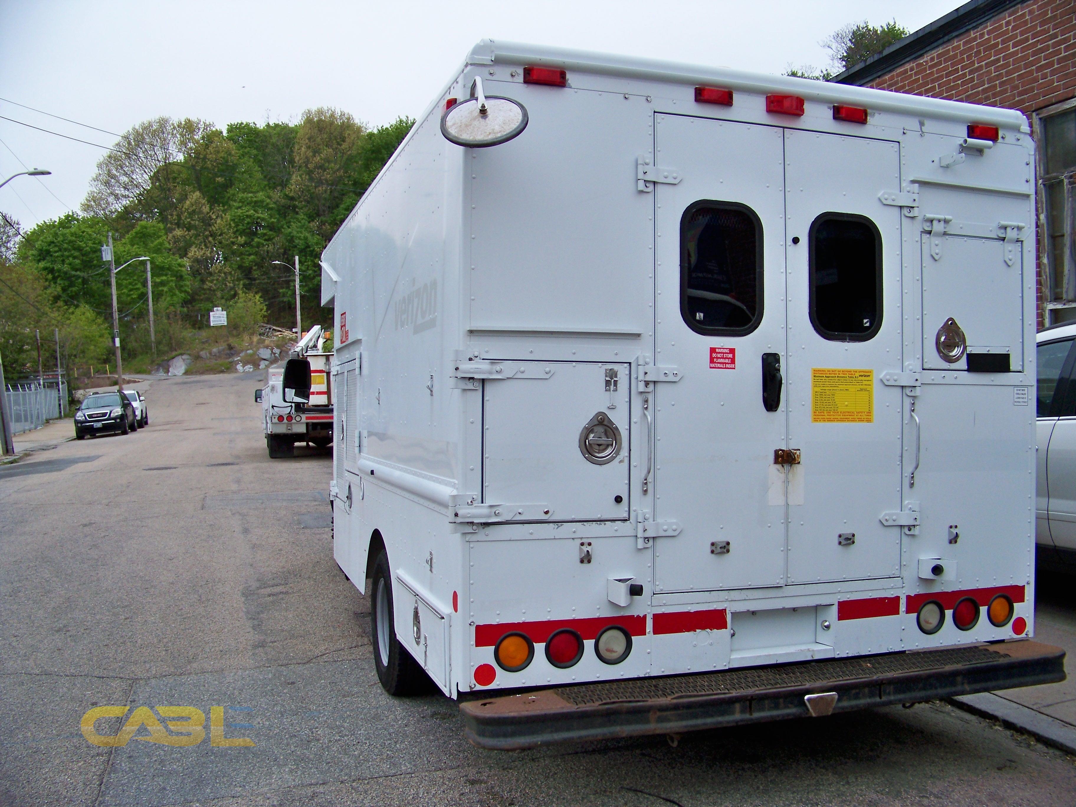 Pictures (2007 GMC G3500 FIBER OPTIC SPLICING LAB/ TRUCK)