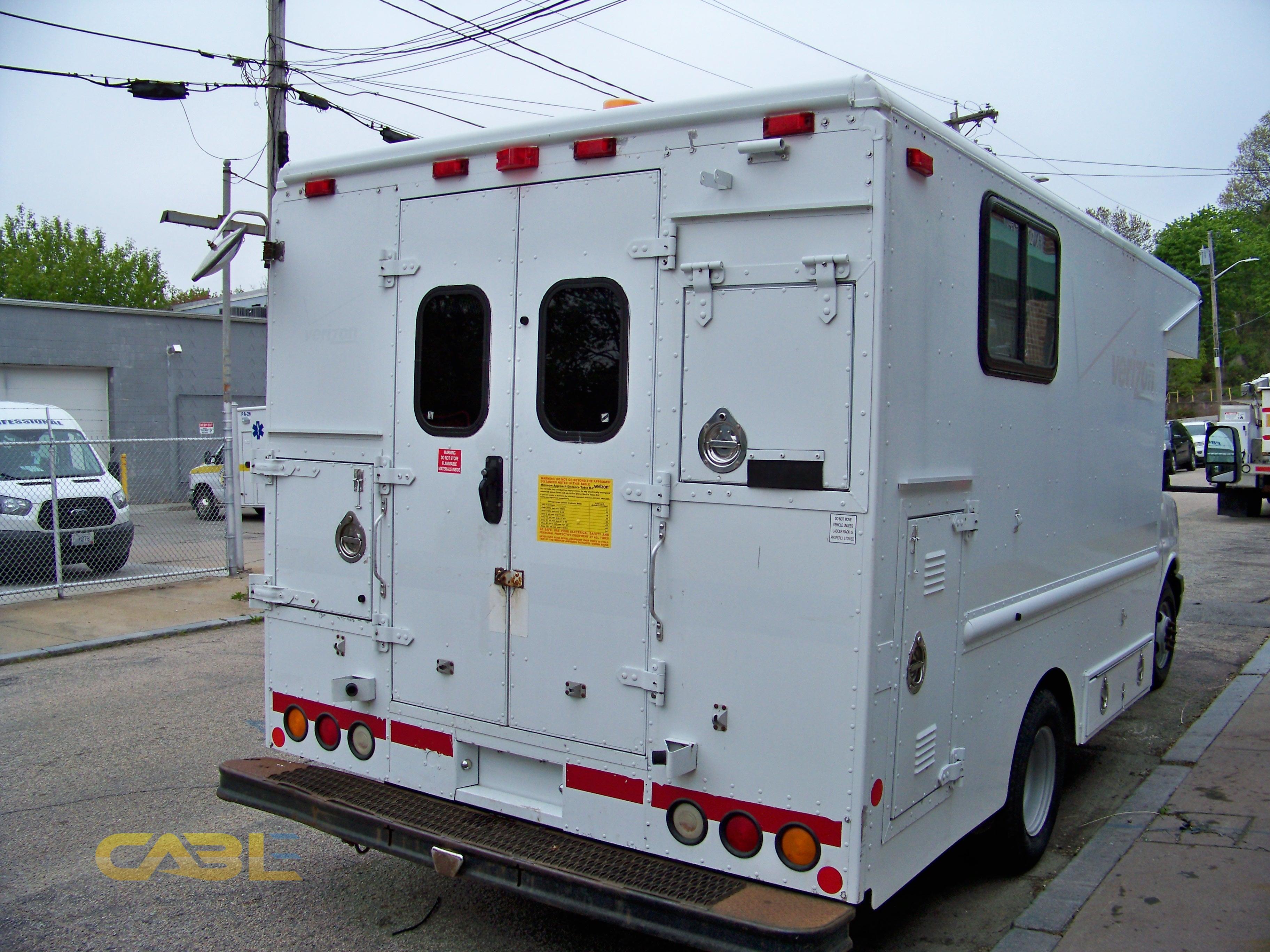 Pictures (2007 GMC G3500 FIBER OPTIC SPLICING LAB/ TRUCK)