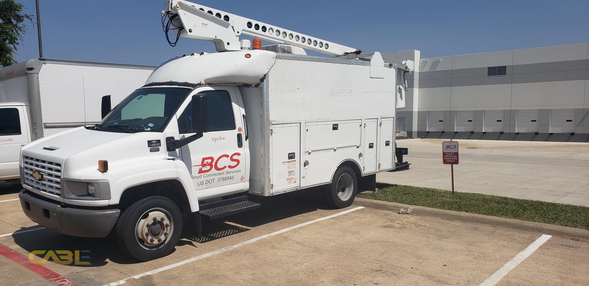 2008 Chevy C4500 bucket truck with SPLICING LAB