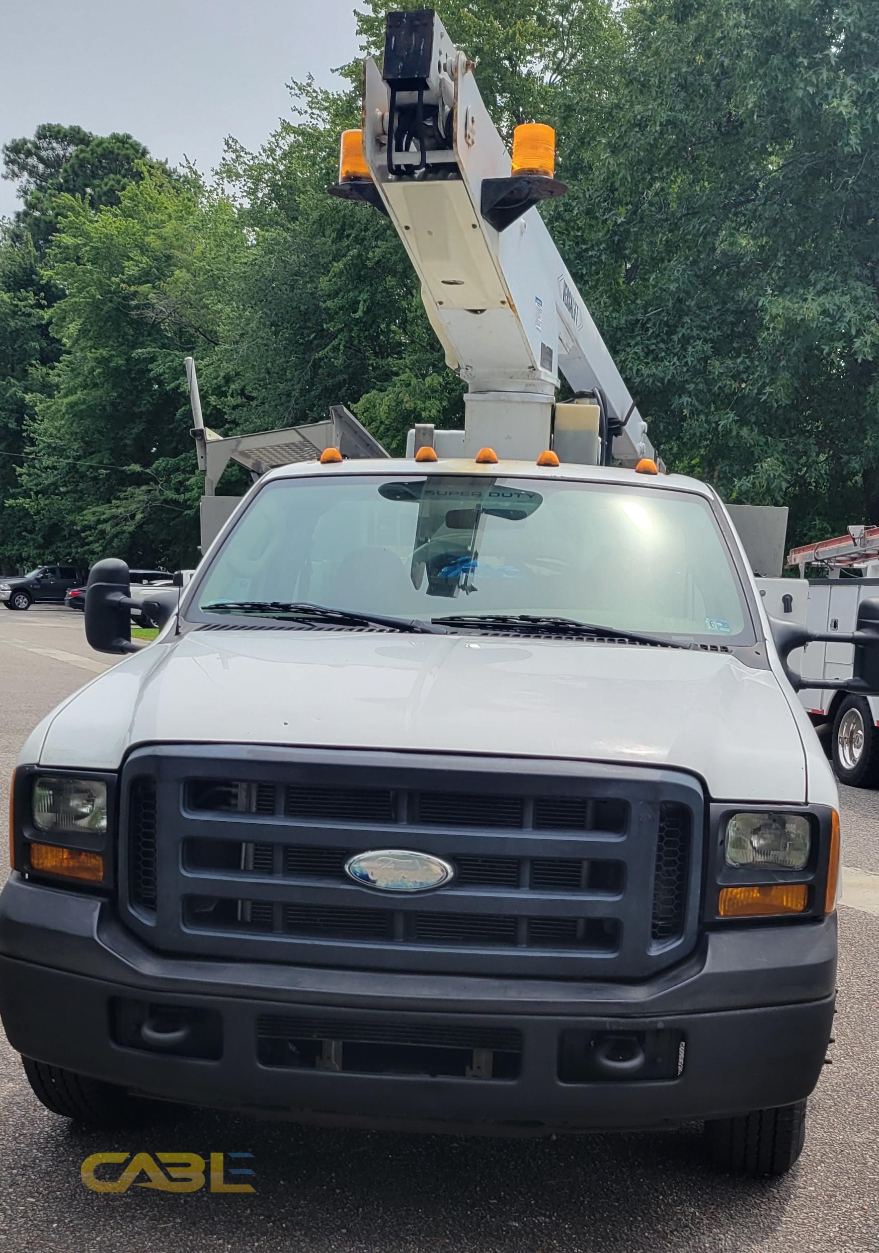 Pictures (2006 Used Verizon Bucket Truck with Generator)