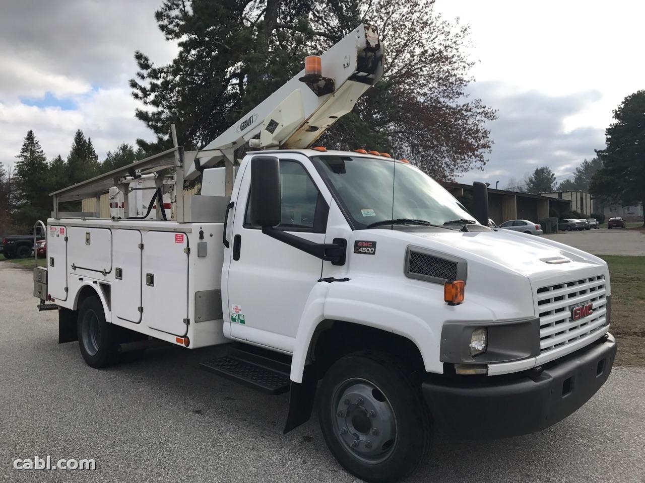 2005 GMC UTILITY BUCKET TRUCK FORMER VERIZON