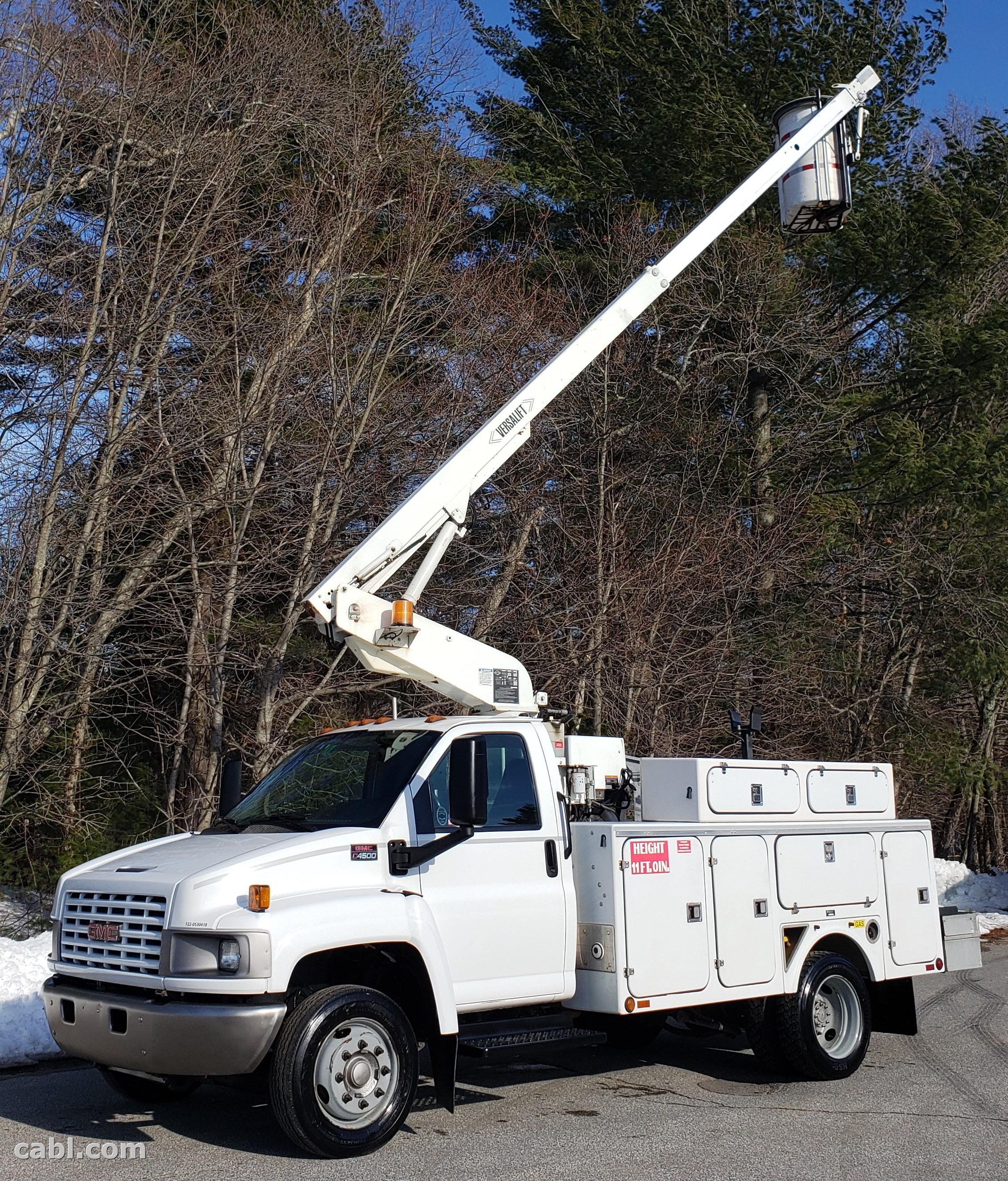 2005 GMC 4500 UTILITY BUCKET TRUCK VERSALIFT
