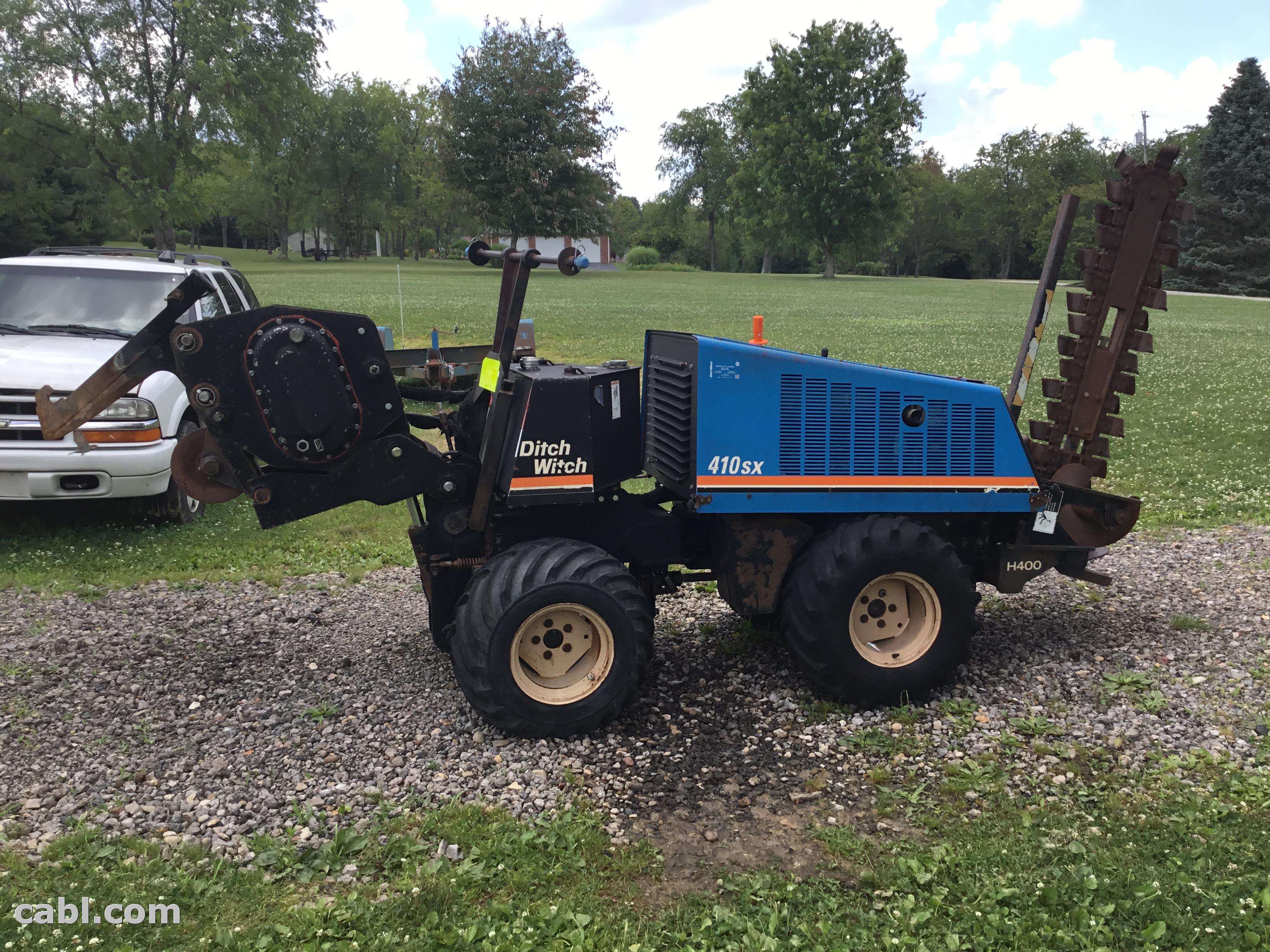 Ditch Witch 410SX Trencher / Vibratory Plow