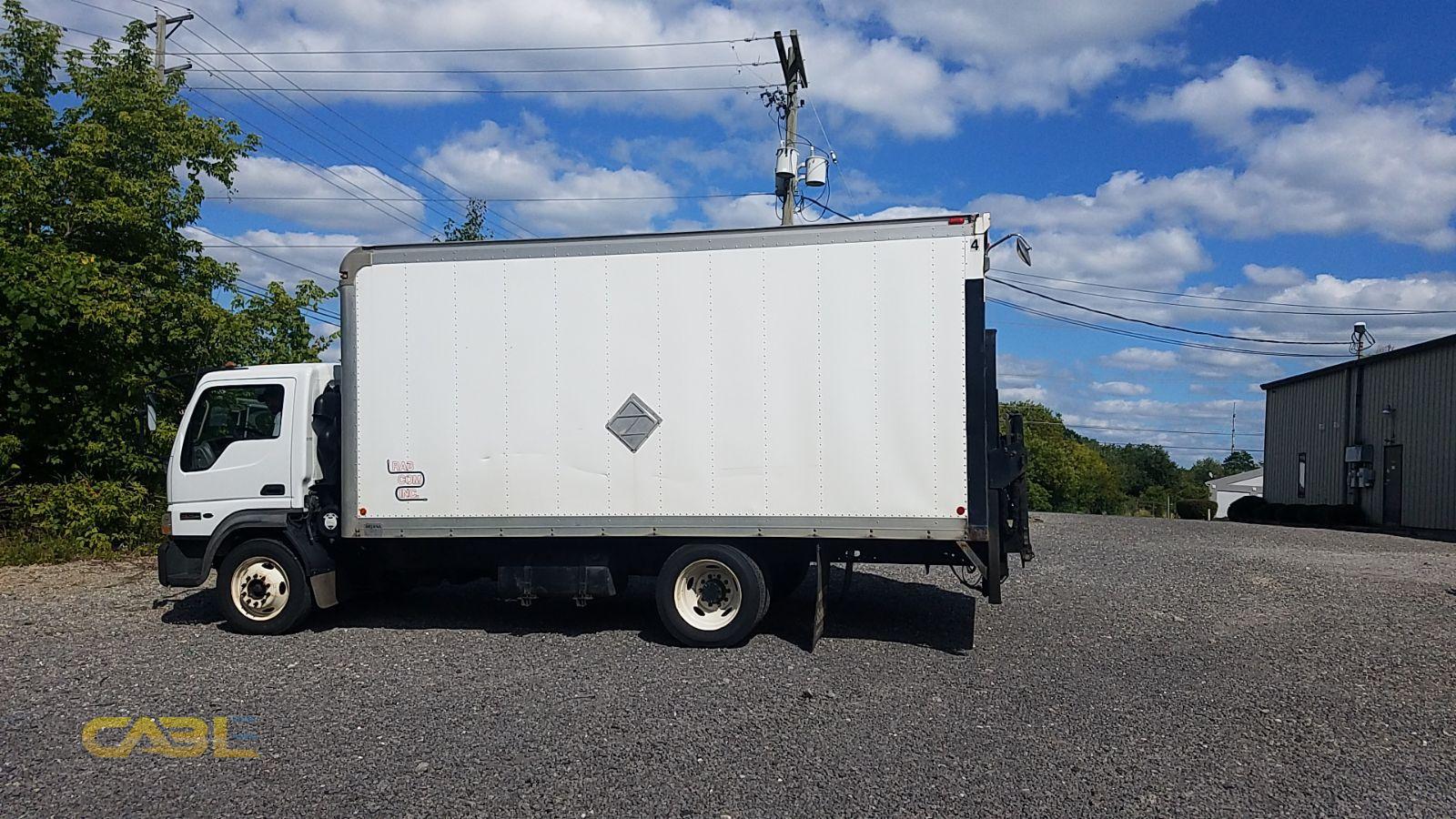 Pictures (4 Box Trucks with electric liftgates 16'18')