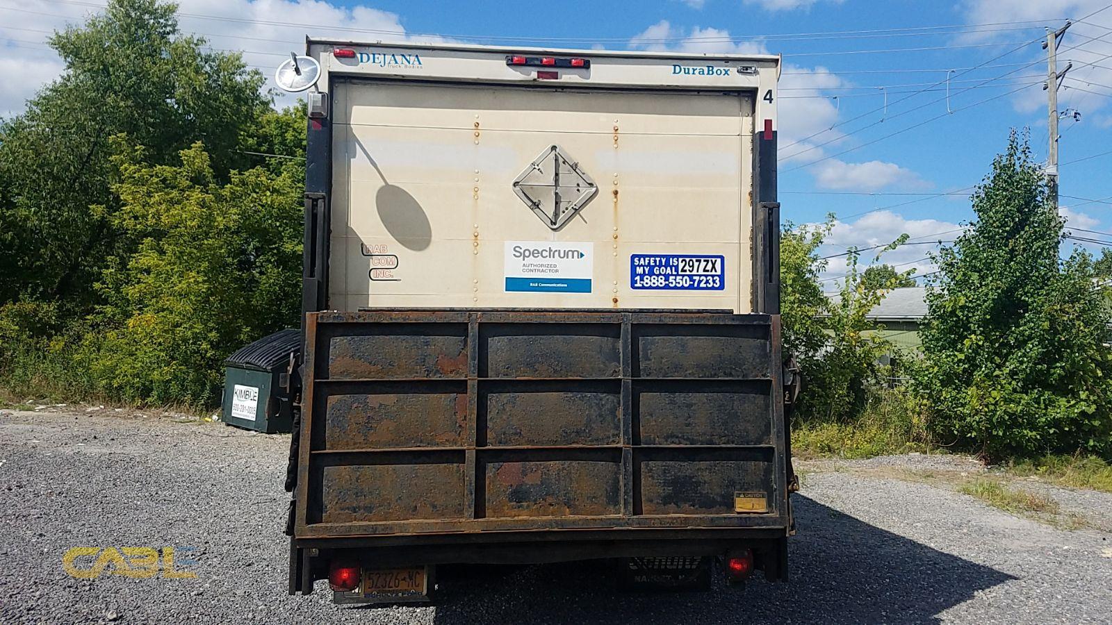 Pictures (4 Box Trucks with electric liftgates 16'18')