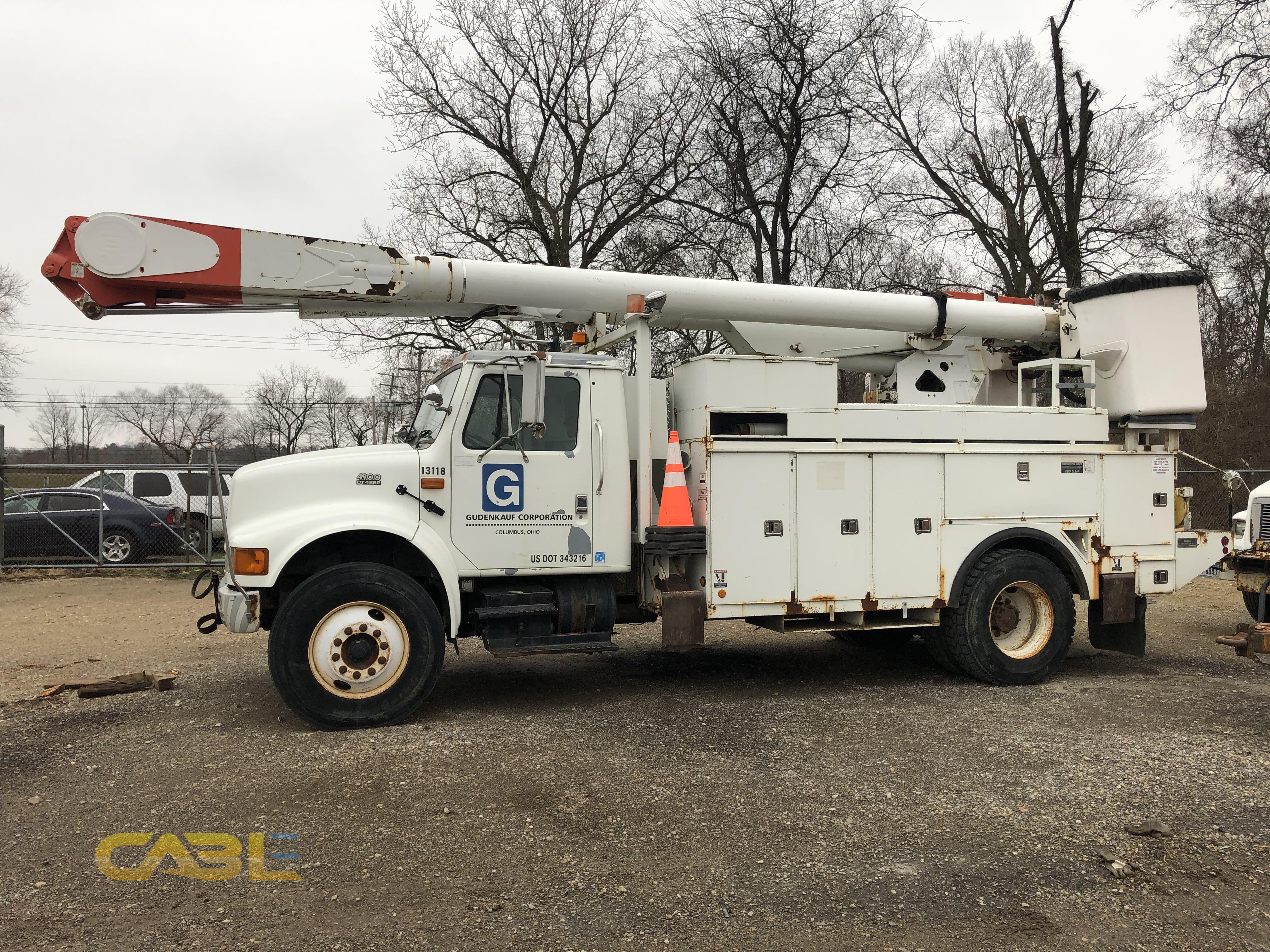 2002 international double bucket truck