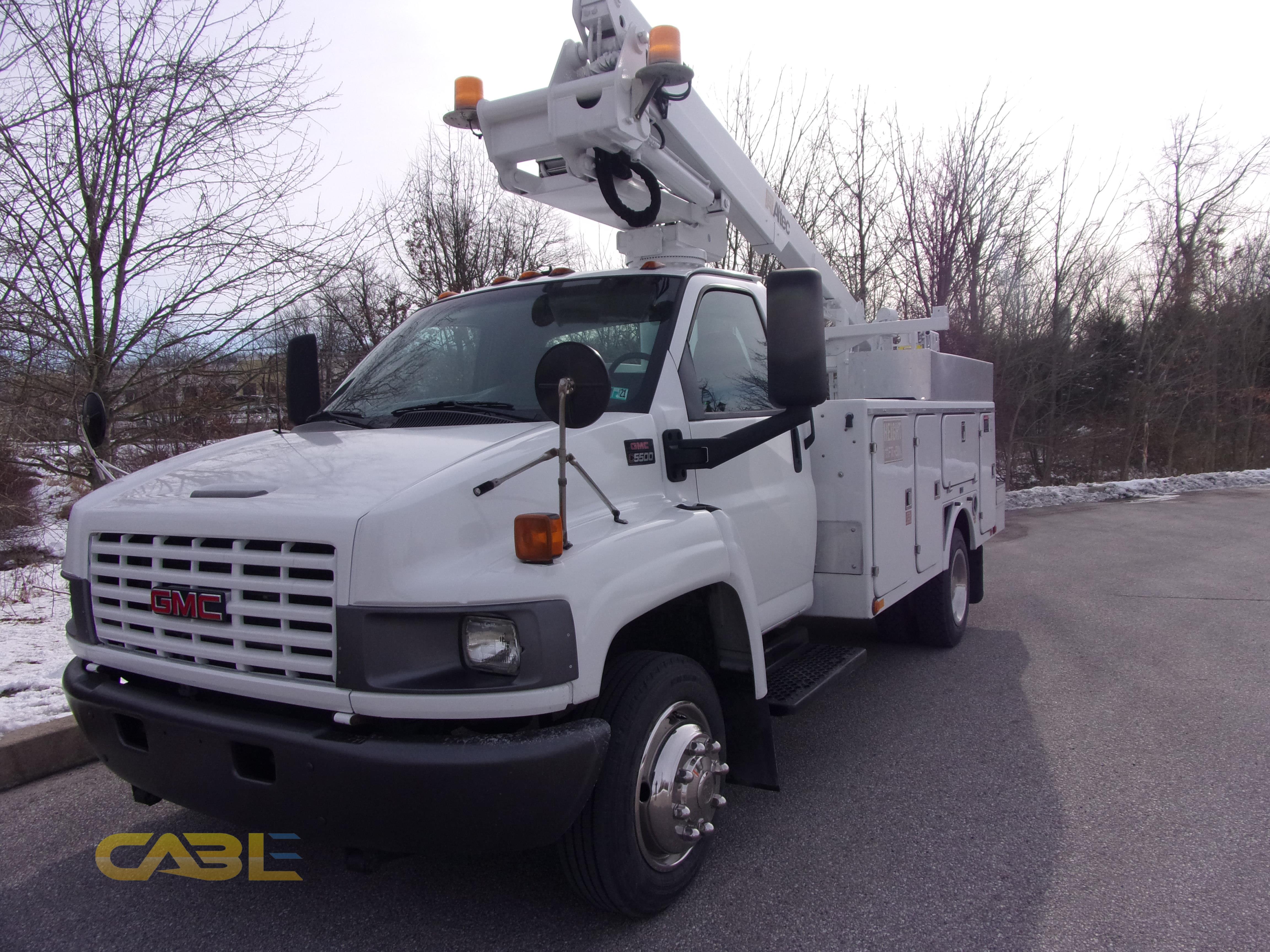 06 GMC C5500 Cable Place Bucket Truck Altec AT235P