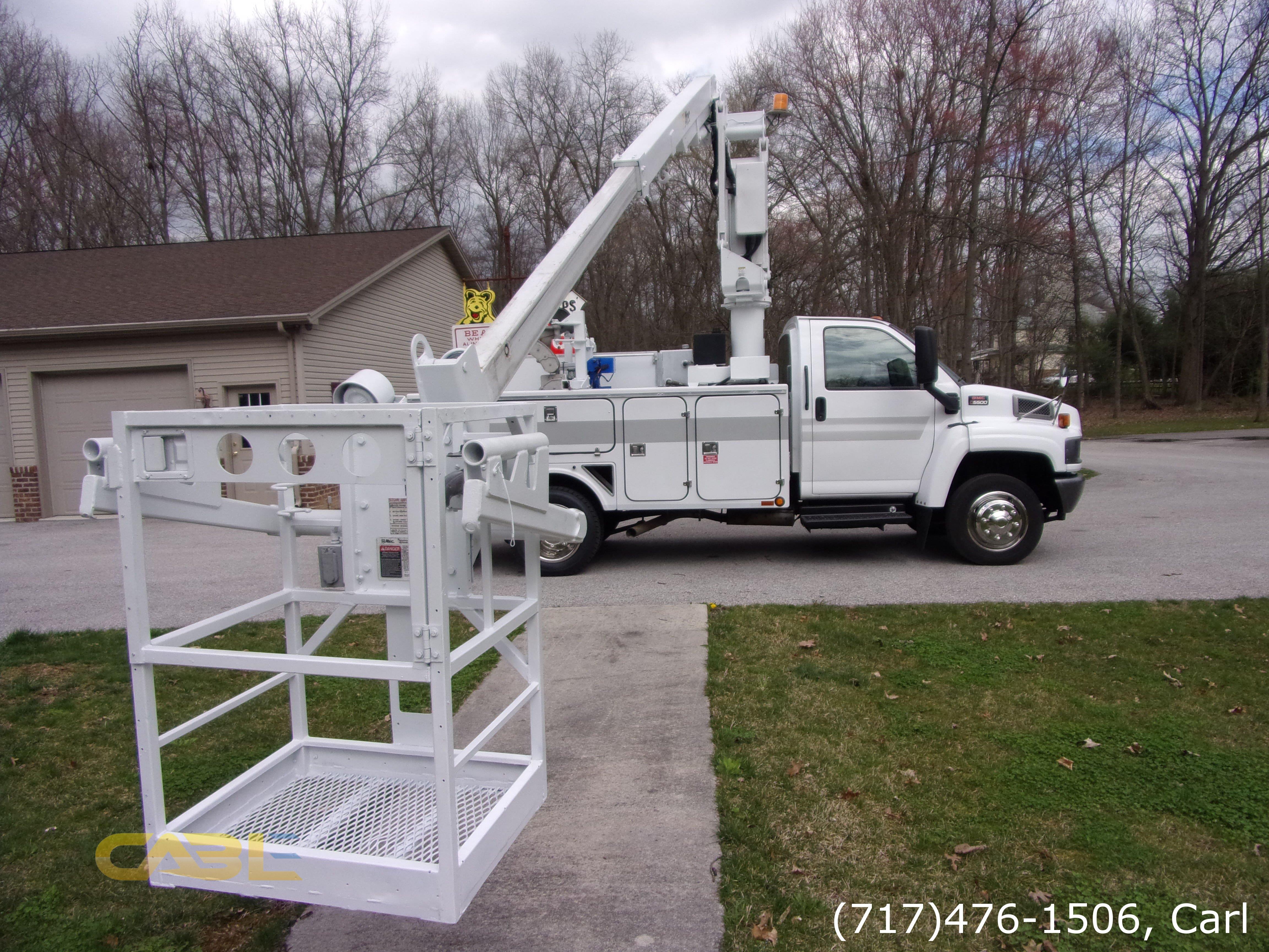 Pictures (05 GMC C5500 Cable Place Bucket Truck Altec AT235P)