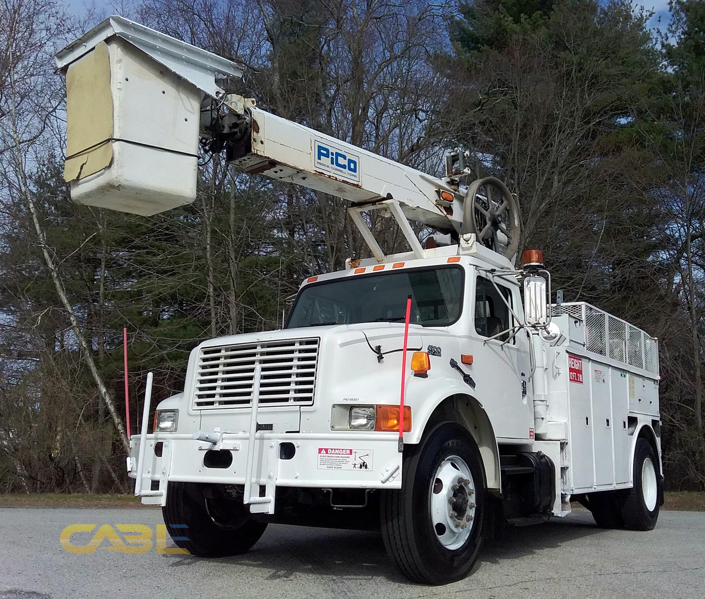 Pictures (Mint 1996 International 4900 PICO cable truck)
