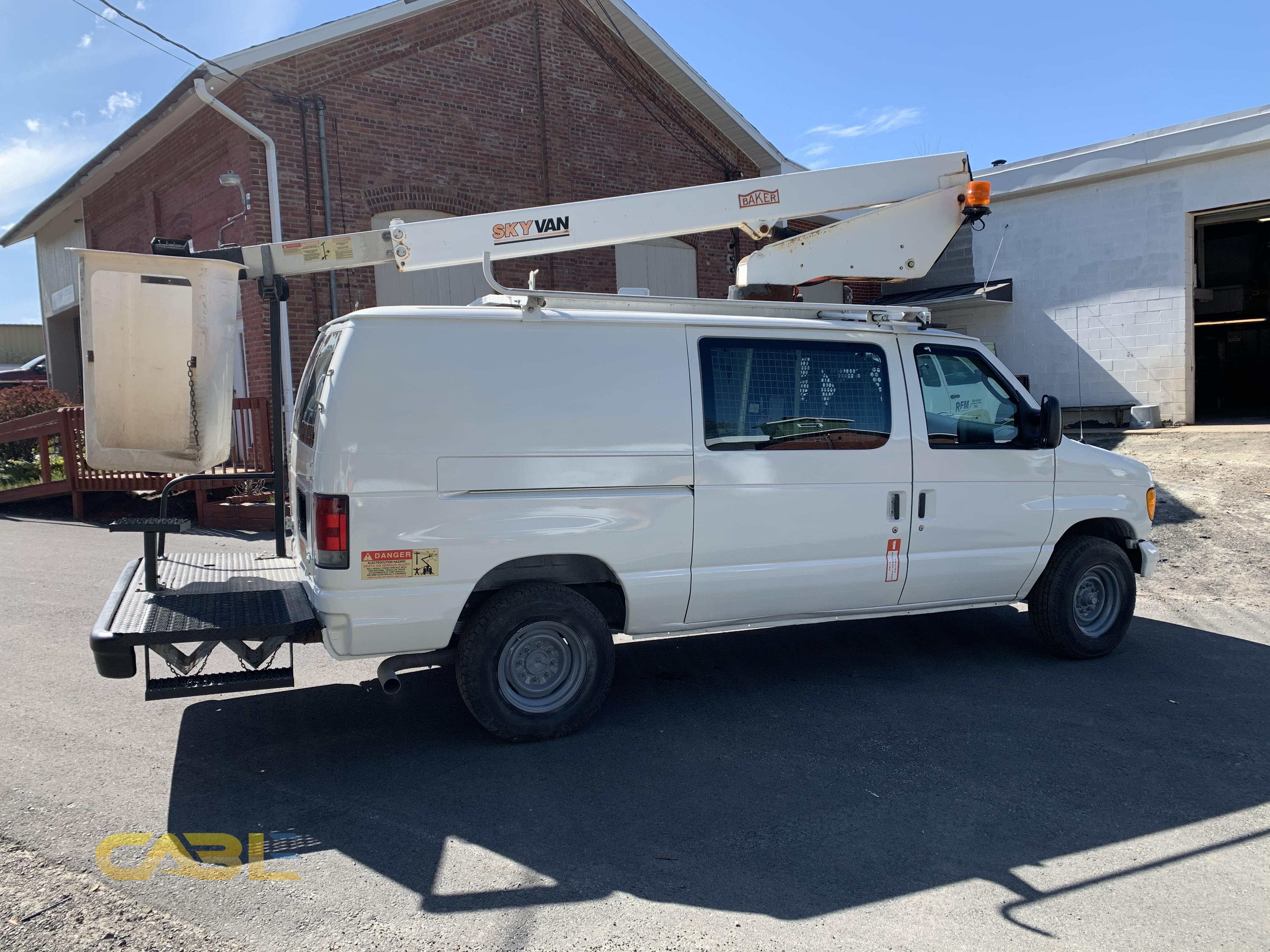 Pictures (2007 bucket van well maintained.)