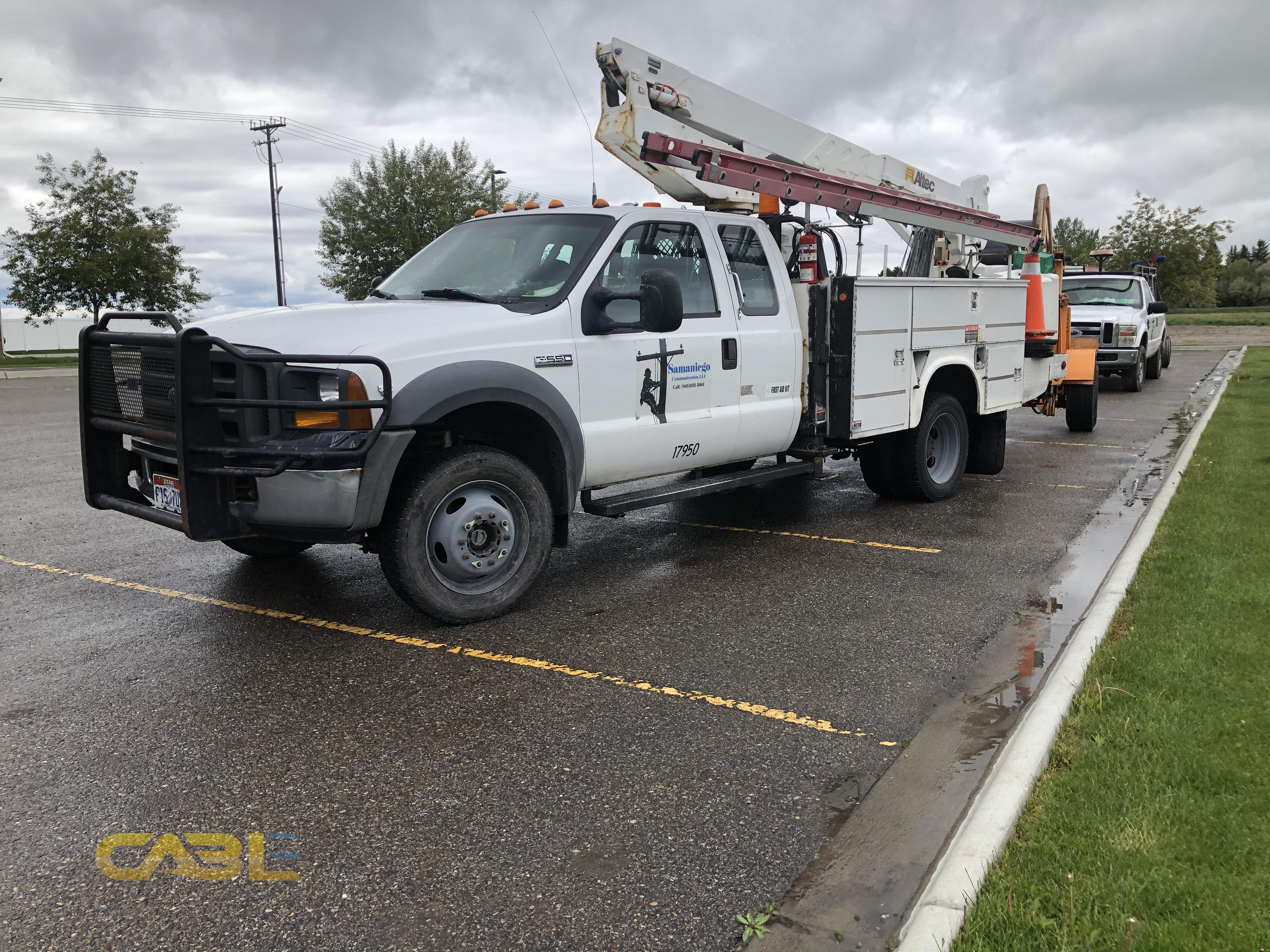 Pictures (F550 bucket truck)