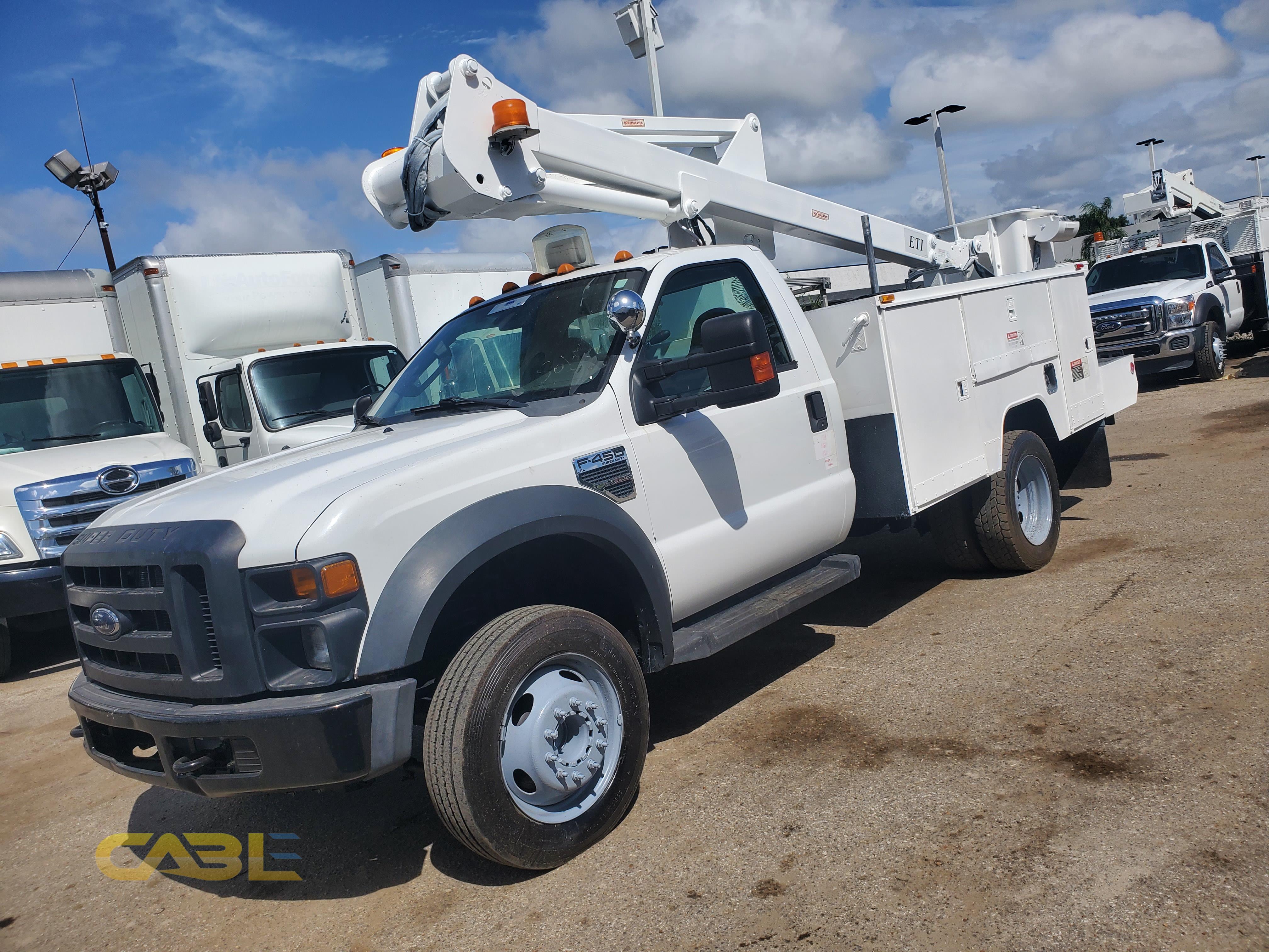 8499 2008 Ford F450 bucket 45ft