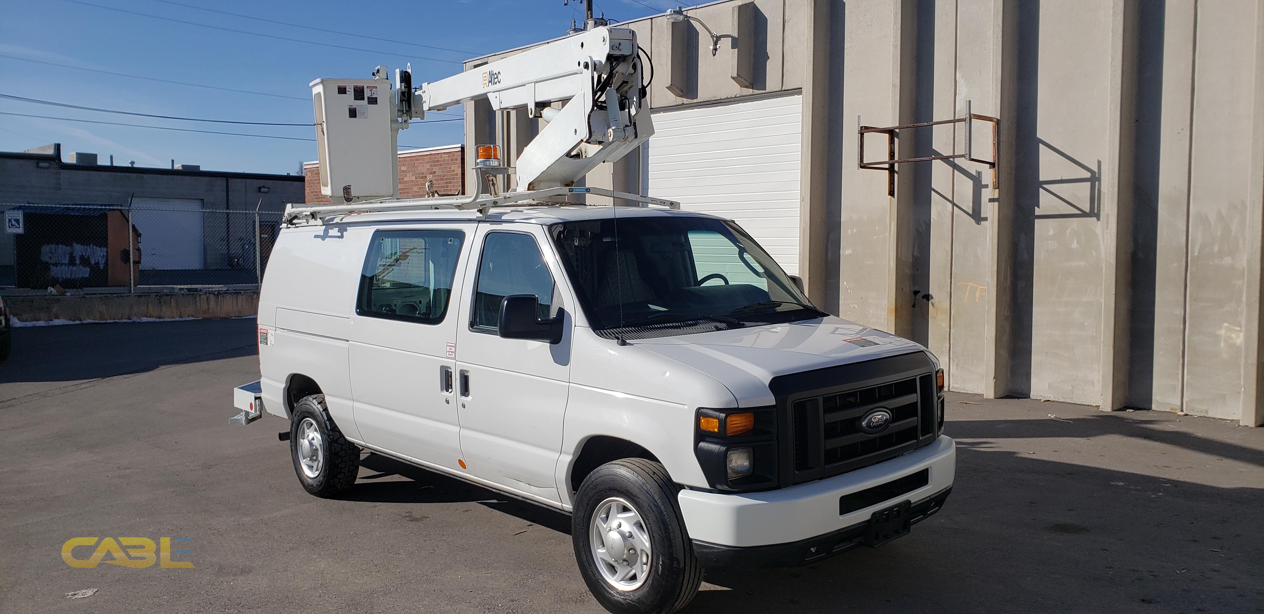2010 FORD V8 E350 BUCKET VAN, 35' ALTEC BOOM